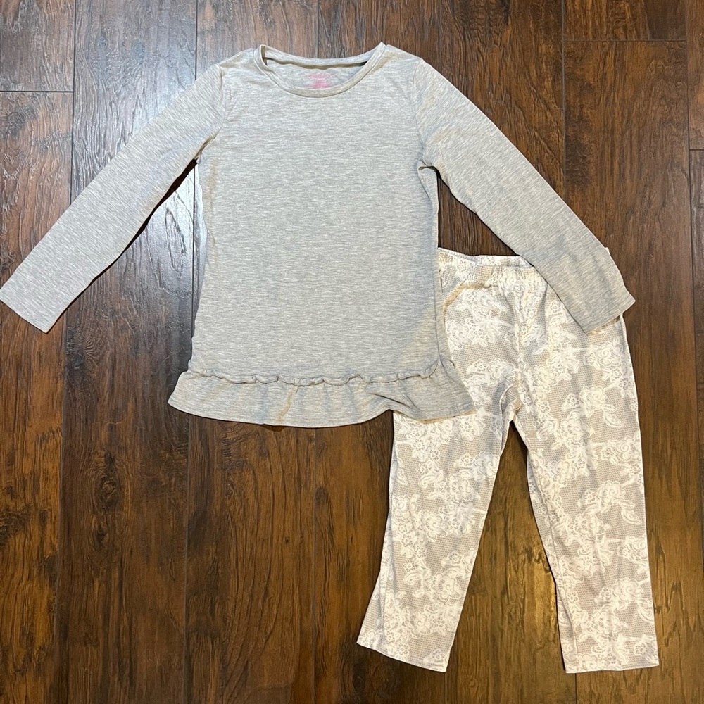 Girls top and legging set